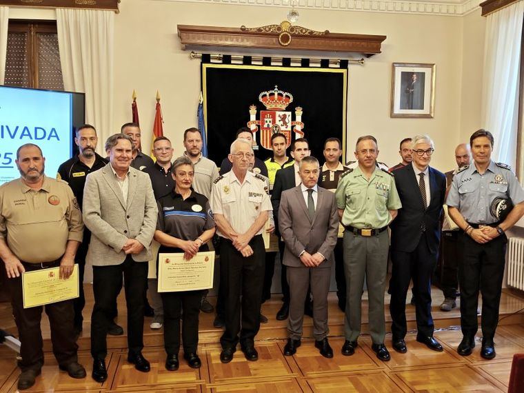 Alberto Reina agradece el trabajo diario del personal de seguridad privada, y ofrece el apoyo del Ayuntamiento para avanzar en formación y coordinación