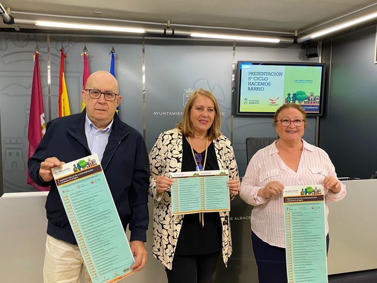 El programa ‘Hacemos barrio’ ofrece en el Centro Ágora 30 charlas divulgativas para “fomentar la cultura y favorecer los vínculos vecinales”