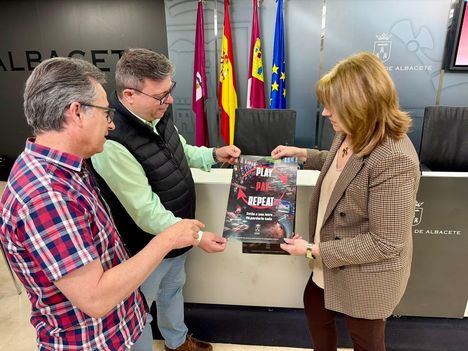 La campaña del Ayuntamiento para prevenir la ludopatía entre los jóvenes, ‘Play, pay and repeat’, llegará a centros educativos, zonas de ocio y a las redes sociales