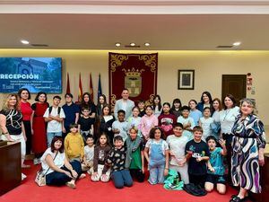Pascual Molina recibe a alumnos de intercambio en el colegio San Fulgencio y destaca que “los centros educativos albaceteños se abren al mundo cada día más”