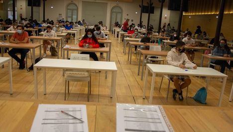 Cerca de 9.800 estudiantes de Castilla-La Mancha se enfrentan desde este lunes a las pruebas de la EVAU