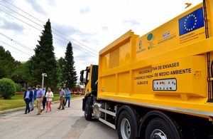 Dos nuevos camiones se incorporan al programa de recogida selectiva de envases de la Diputación de Albacete
