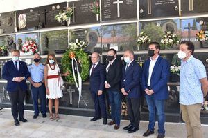 El alcalde agradece a Amithe la iniciativa de hacer justicia homenajeando a los albacetenses que tomaron parte en el ‘Desastre de Annual’