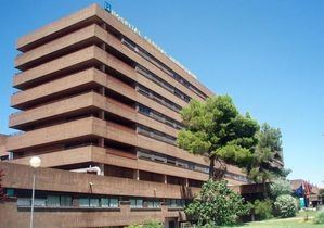 Sucesos.- Un trabajador es trasladado al hospital tras precipitarse desde un camión en Villamalea (Albacete)