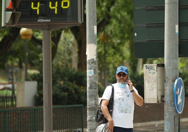 La ola de calor afectará desde este miércoles y hasta el lunes a casi toda España, superando los 40ºC en algunos puntos