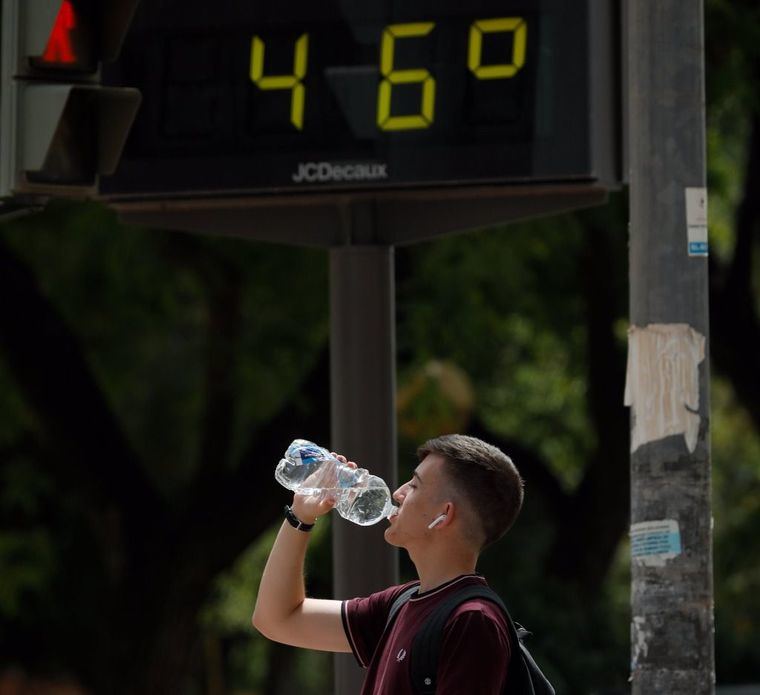 La AEMET prevé que este sábado sea 'el día más adverso' de la ola de calor y uno de los más calurosos de los últimos años