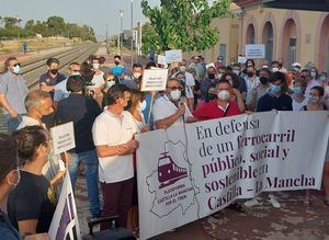 Hellín clama contra el cierre de la línea de tren convencional Albacete-Murcia mientras duren obras para soterrar el AVE