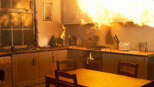 Sucesos.- Un incendio en la cocina de una vivienda de Albacete se salda con una mujer y sus dos hijos menores afectados