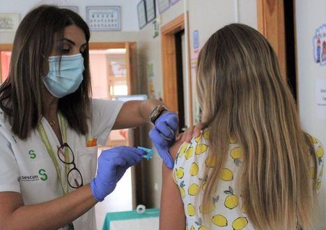 El 63,1% de los jóvenes de entre 12 y 19 años de Castilla-La Mancha ya tienen una dosis de la vacuna