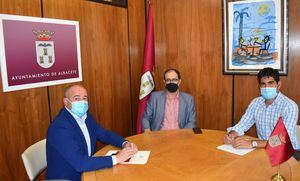 El alcalde ofrece la colaboración del Ayuntamiento para difundir la labor investigadora y los recursos del Centro Asociado de la UNED en Albacete