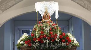  Este viernes, día 17, se produce el traslado de la Virgen de los Llanos desde del Recinto Ferial a su capilla en el Ayuntamiento