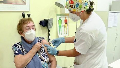 Castilla-La Mancha comenzará a administrar la tercera dosis de la vacuna contra el Covid-19 la próxima semana