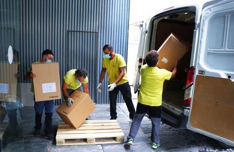 Otros 154.000 artículos de protección llegan a los centros sanitarios de Castilla-La Mancha esta semana