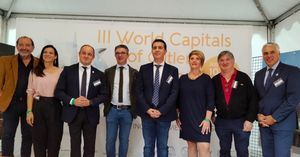 Gran acogida en ‘Coutellia’ en Thiers de la presentación del ‘III Encuentro Mundial de Capitales de Cuchillería’, que se celebrará en Albacete del 10 al 12 de junio de 2022