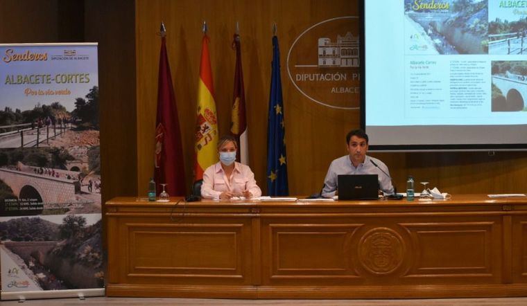 Foto: Presentación de la II edición de la Ruta Senderista que irá de Albacete a Cortes por la Vía Verde de la Sierra de Alcaraz.