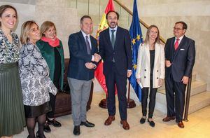 García-Page pide en Bruselas proteger la propiedad intelectual de la cuchlillería y artesanía de Castilla-La Mancha