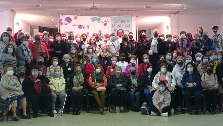 Las Asociaciones de Mujeres de Albacete regresan a su actividad presencial con un encuentro en Santa Ana al que han asistido un centenar de mujeres