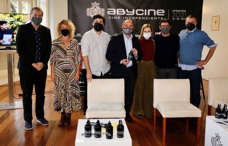 El alcalde manifiesta la apuesta “clara” y “decidida” de Albacete por el cine independiente a través del sello AB Audiovisual, enmarcado en Abycine