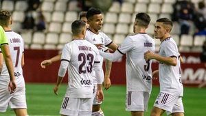 1-0.- El Albacete gana al San Fernando en el Carlos Belmonte bajo la lluvia