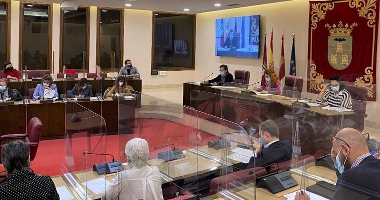 El Consejo Municipal de la Discapacidad reconocerá al pintor José Ángel Ramírez y a la Banda Sinfónica Municipal de Albacete