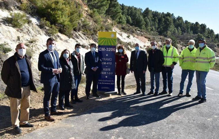 El Gobierno regional ha rehabilitado la CM-3206 desde Elche de la Sierra hasta Yeste con una inversión total de 1,8 millones de euros.