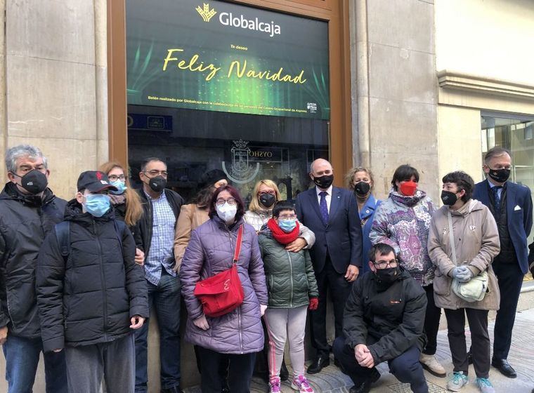 Globalcaja da la bienvenida a la Navidad con la inauguración de su tradicional Belén