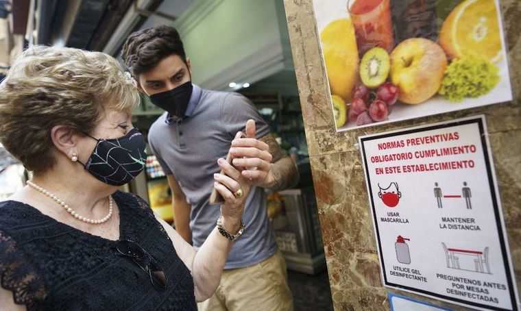 Coronavirus.- España se va de puente con una incidencia de más de 230, dudas sobre Ómicron y 7 Comunidades pidiendo el pasaporte Covid