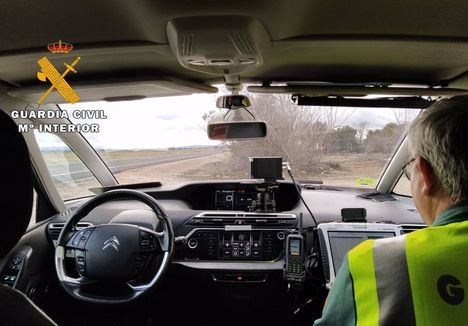 La Guardia Civil investiga a un hombre que circulaba a 191 km/h en una vía limitada a 90 en Balazote