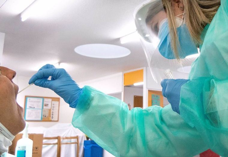 Coronavirus.- Castilla-La Mancha registra 10.723 nuevos casos el fin de semana, 2.000 menos que el anterior, y 29 fallecidos
