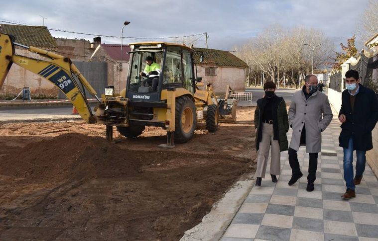 El alcalde califica de “histórico” el plan de asfaltado y acerado que se está llevando a cabo en las pedanías de Albacete