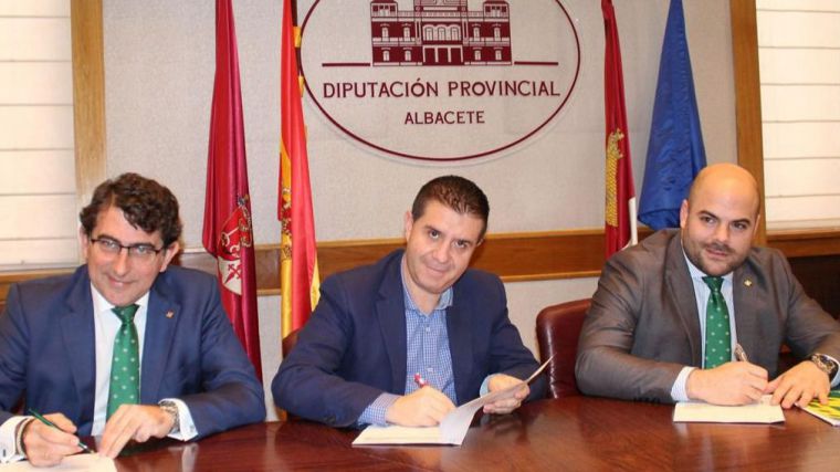 La Diputación y Caja Rural firman un Convenio para adelantar pagos a los Ayuntamientos a cuenta de la Recaudación