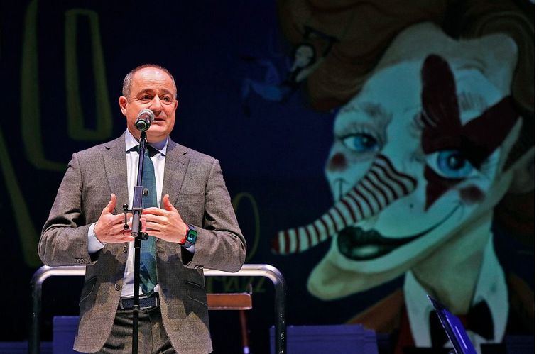 El alcalde valora las artes circenses como una seña de identidad de Albacete y manifiesta el apoyo de la ciudad al Festival Internacional de Circo