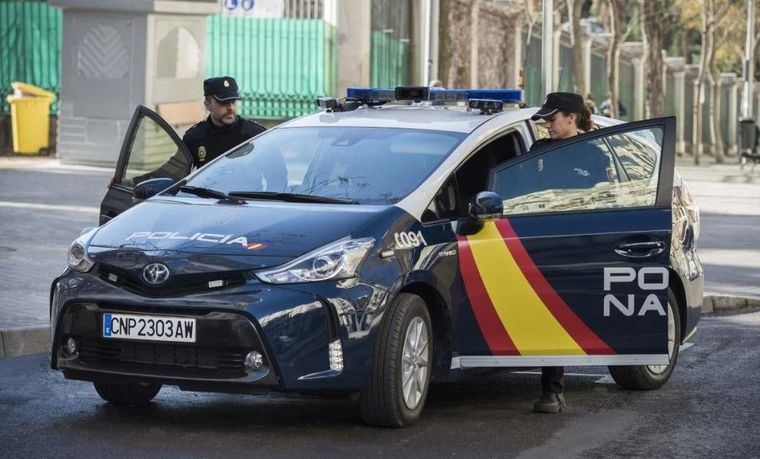 La Policía Nacional detiene a un varón que transportaba 208 gramos de marihuana