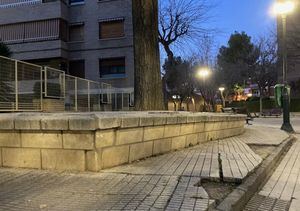 El pavimento se renovará en el jardín de la calle Carmen Ibáñez de Albacete y se pondrá una zona de juegos infantiles