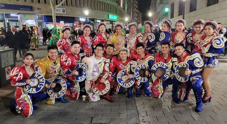  El desfile de Carnaval de Albacete, ha llenado las calles de color, pese al desorden del final