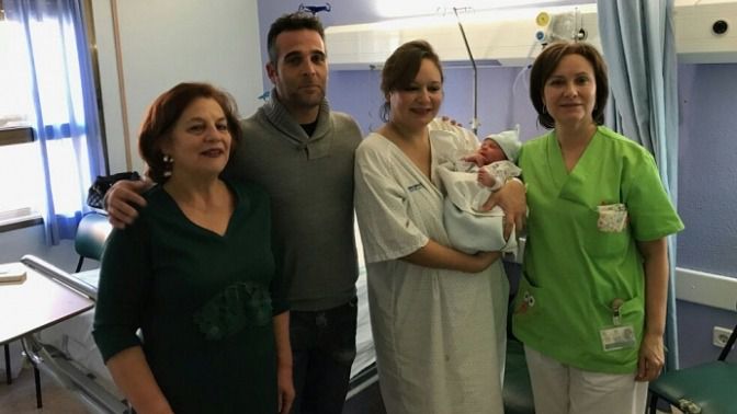 El primer bebé de 2018 en Castilla-La Mancha ha nacido en Hellín (Albacete) y se llama Aarón