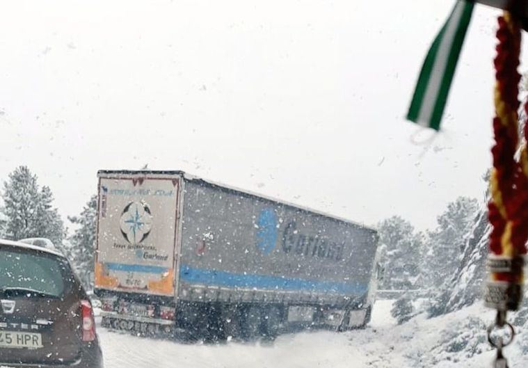 La nieve hace acto de presencia en pleno mes de abril en la provincia de Albacete, especialmente en las cotas más altas