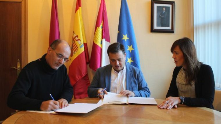 El Ayuntamiento destina 10.000 euros a la Asociación Épsilon para prevenir el consumo de drogas en Institutos