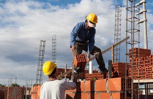 Castilla-La Mancha cerró abril con menos parados y duplicando los contratos indefinidos