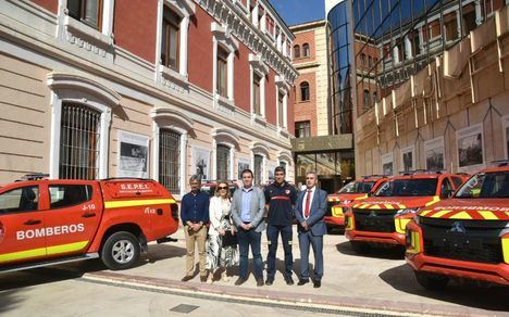 Santi Cabañero presenta los 6 nuevos vehículos adquiridos por la Diputación de Albacete para el SEPEI con 216.000 € de inversión