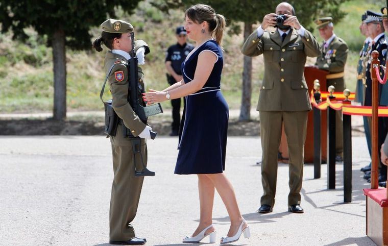 La concejala de Formación y Empleo, Amparo Torres, ha participado en el acto de celebración del Día de la Unidad Militar del Centro Nacional de Adiestramiento (CENAD) 