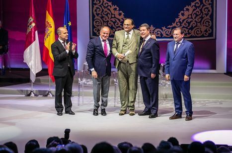 El alcalde destaca la transformación y el progreso de Albacete gracias al Estatuto de Autonomía de Castilla-La Mancha, “un éxito compartido de la ciudadanía”