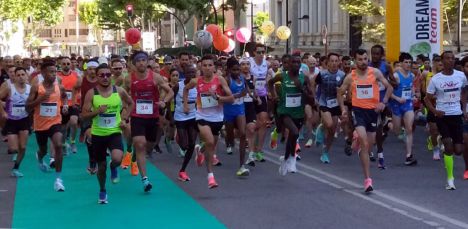 Nehemiah Kipyegon (Kenia) y Souad Kabouchia (Marruecos) vencieron en el XXV Aniversario del Medio Maratón de Albacete