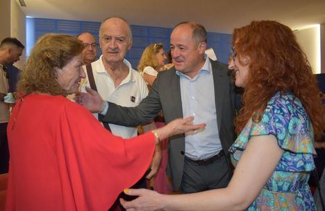 El alcalde de Albacete insta a “retomar la conciencia del buen trato y el respeto a nuestros mayores, a quienes les debemos tanto”