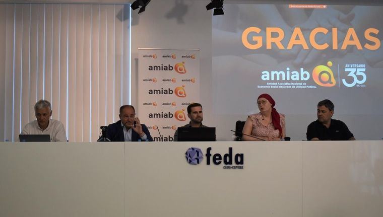Sáez destaca que el Grupo Amiab 'es un referente' en la creación de empleo 'digno y de calidad'