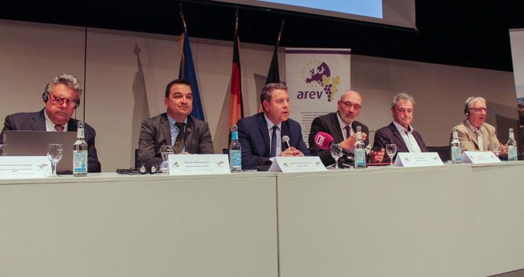 García-Page defiende la labor de la AREV por “representar los intereses de los productores” como interlocutor desde “su sede central de Bruselas”