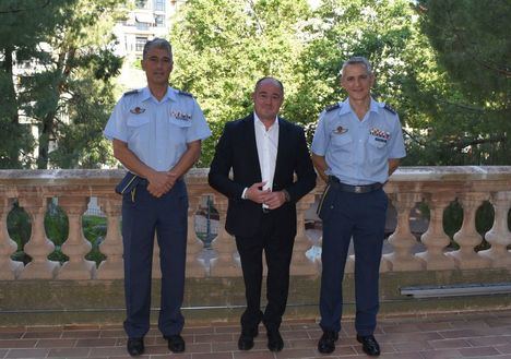 El alcalde recibe al nuevo coronel jefe del TLP, Luis Alberto Martínez Ruiz