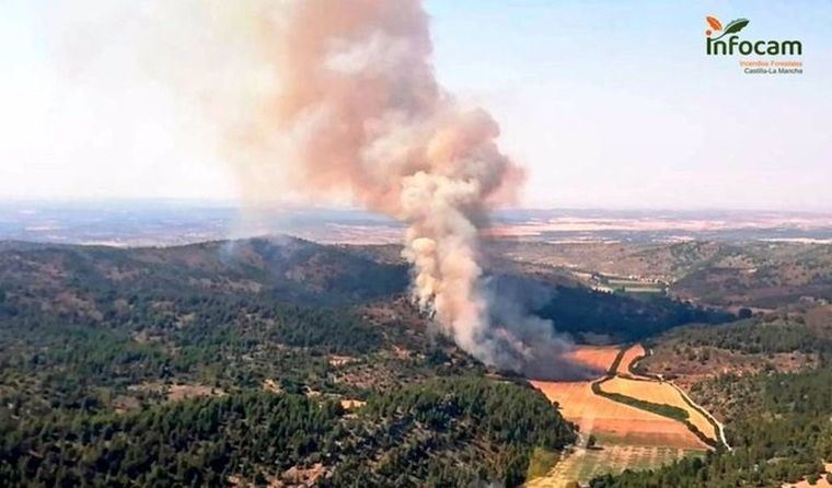 Incendios.- Declarado el nivel 1 de emergencia por un fuego detectado en Casas de Lázaro en el que trabajan 30 medios