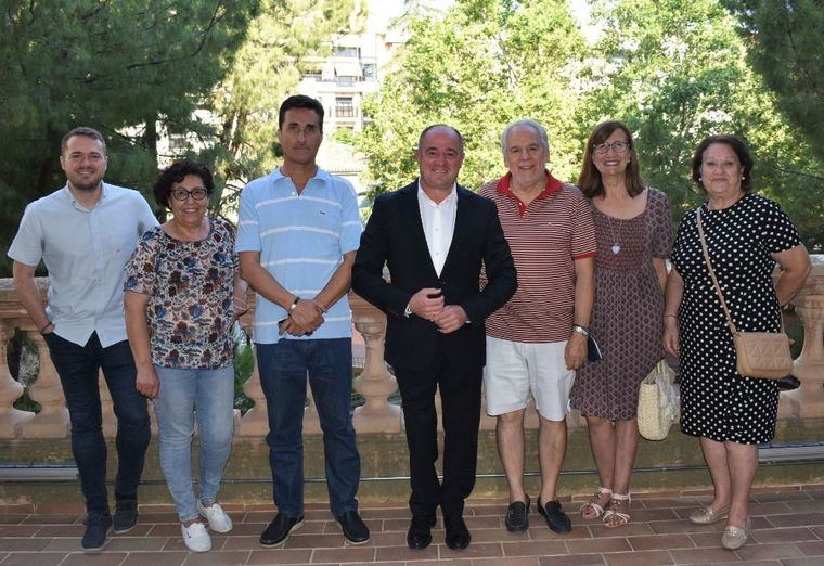 El alcalde mantuvo un encuentro institucional con la Casa de Andalucía en Albacete