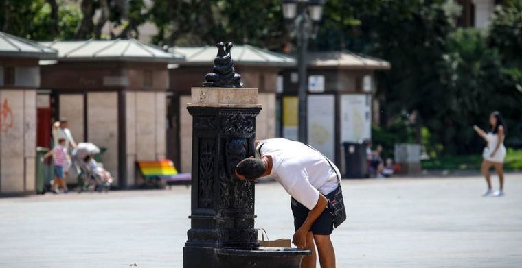 Altas temperaturas, tormentas, lluvias y viento ponen este sábado en riesgo a 33 provincias